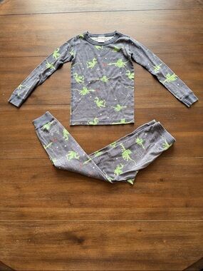 Size 6-7 Hanna Andersson fire breathing dragon pajamas 100% organic cotton